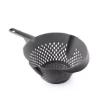 مصفاية خضار بيد