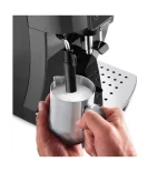 ⁦ماكينة قهوة اسبريسو ديلونجي اسود مطحنة قهوة ستيم لعمل فوم لوحة تحكم تاتش ECAM220.22.GB⁩ - الصورة ⁦5⁩