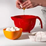 ⁦Mixing Jug - RED - بولة خليط بيد أحمر⁩ - الصورة ⁦2⁩