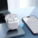 ⁦سماعة اذن لاسلكية joyroom لون ابيض - JR-FB1-ACC⁩ - الصورة ⁦4⁩
